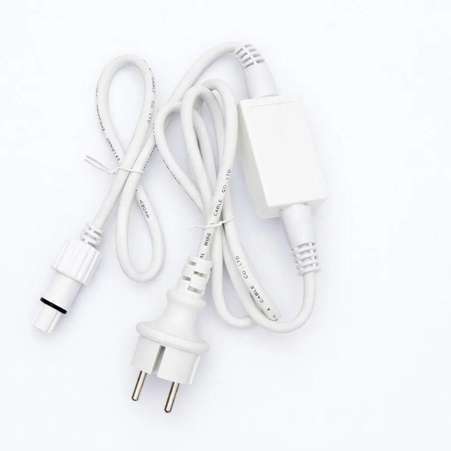 Easy Fix Outdoor Stromkabel 480 W mit nicht trennbarem AC/DC, 150 cm weißes Kabel IP67, 230 V