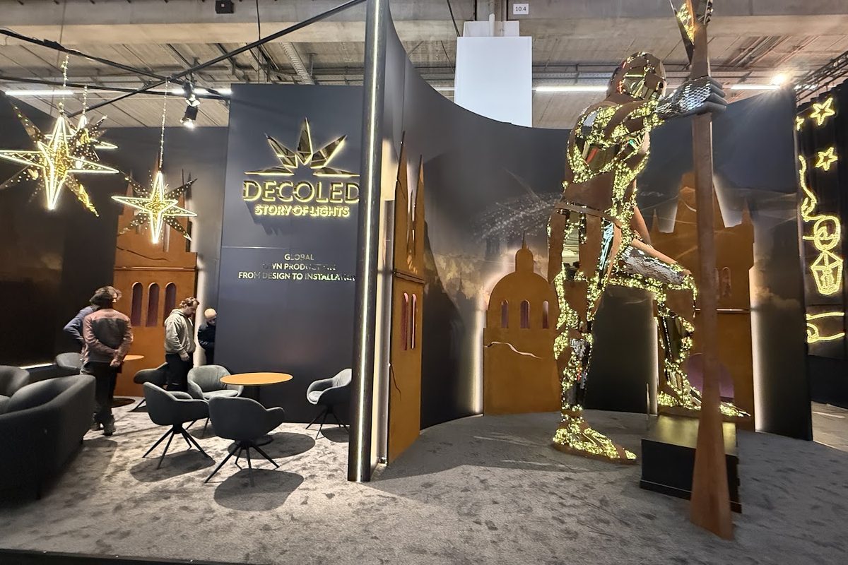 DECOLED Story of Lights Messestand auf der Messe in Frankfurt